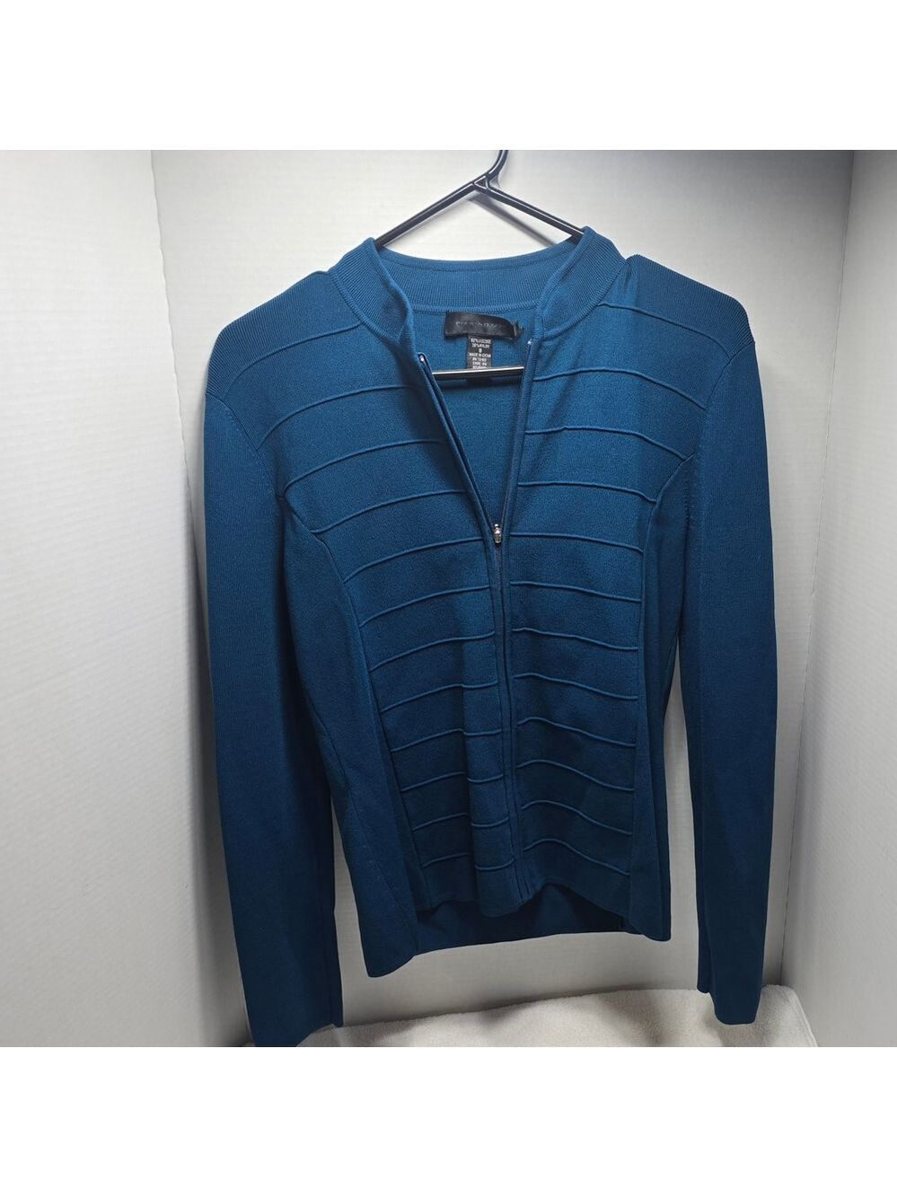 Cable & Gauge Women's Blue Ribbed Zip-Up Sweater